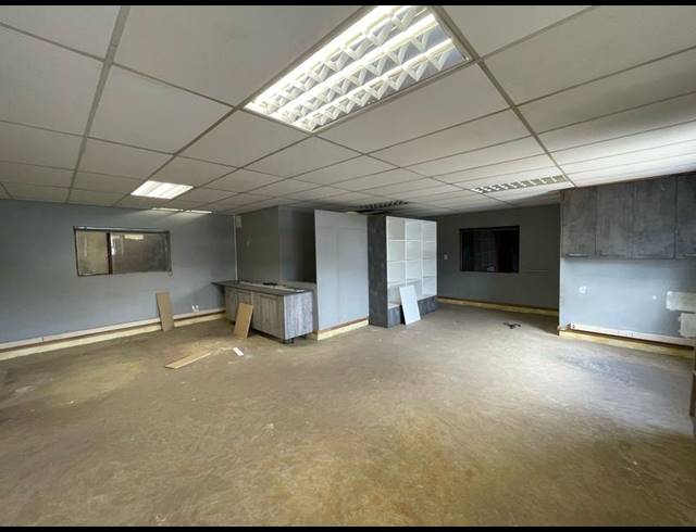 INDUSTRIAL PROPERTY TO RENT IN HENNOPSPARK
